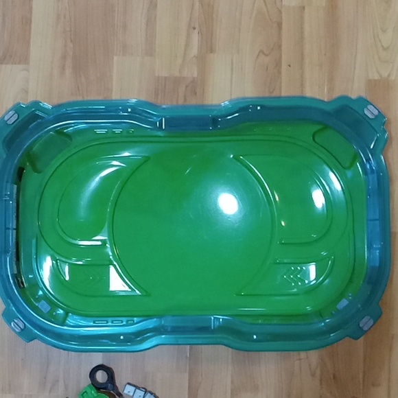 Lot  Beyblade Metal Fusion Burst Turbo Top Spinners Launchers Parts & arena. - Picture 3 of 5
